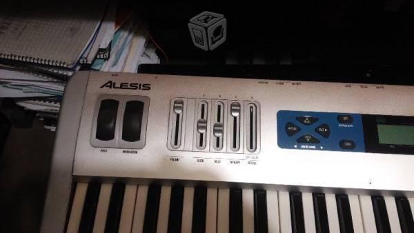 Sintetizador Alesis QS6.2 4500 o 3000 tablet