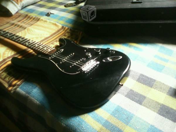 Fender Stratocaster Mim Hss Negra