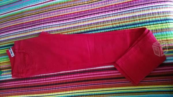 Pantalones semi nuevos para mujer