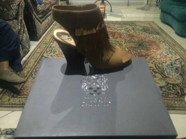 Vince Camuto cafes 3.5