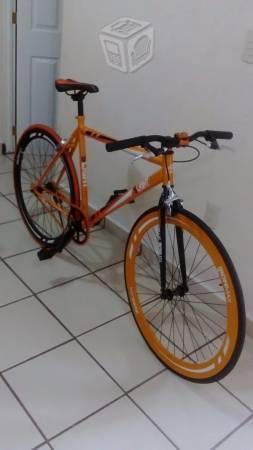 Bicicleta tipo fixie R-25-622