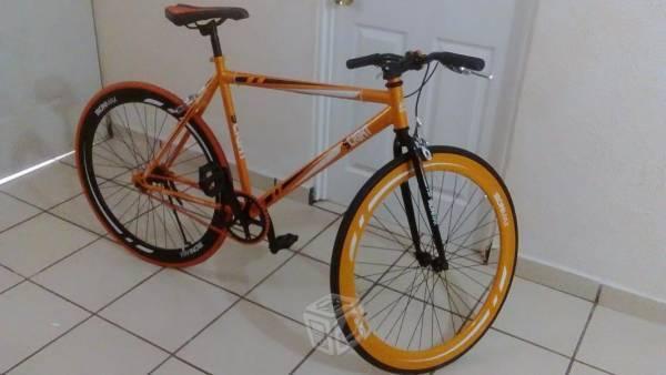 Bicicleta tipo fixie R-25-622