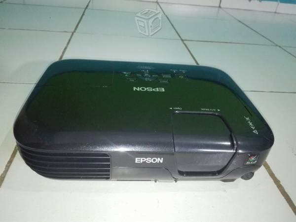 Proyector Epson PowerLite S10 Modelo: H369A