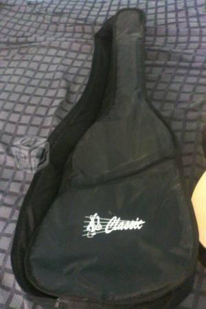 Guitarra, marca CLASSIC