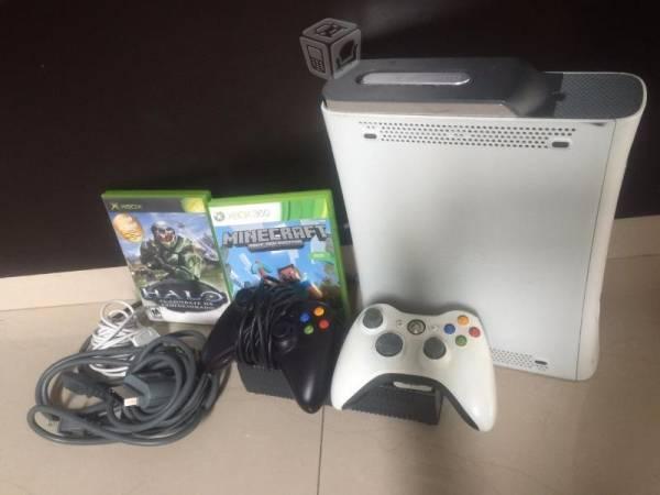 Consola Xbox 360, videojuegos y controles