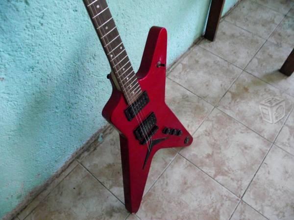 Guitarra Roja