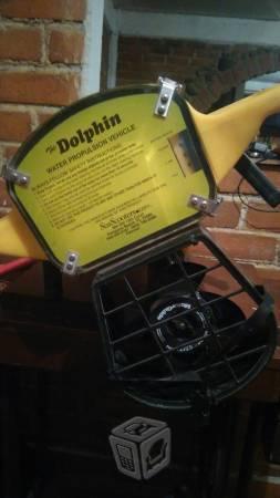 Tengo este. scooter acuático modelo dolphin