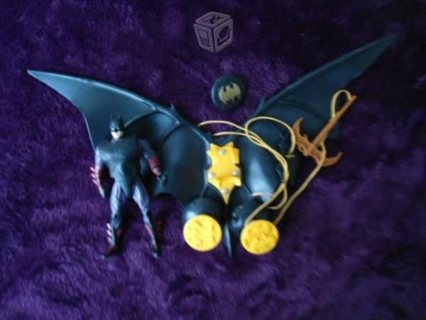 Batman con Alas y accesorios 12 cm