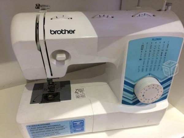 Maquina de coser brother xl2800