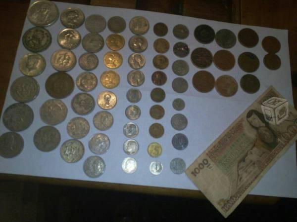 62 monedas antiguas y un billete