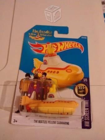 Hot wheels submarino amarillo