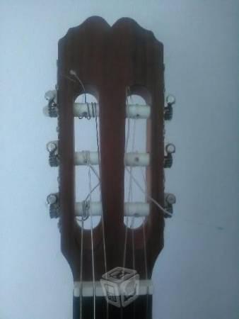 Guitarra Admira Electroacustica