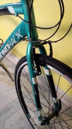 Bicicleta híbrida Diamondback Clarity R700