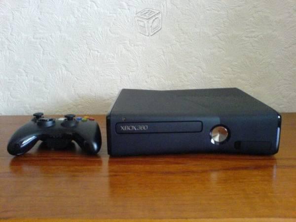 CoV Xbox 360 Slim 250GB Equipado con 3 controles
