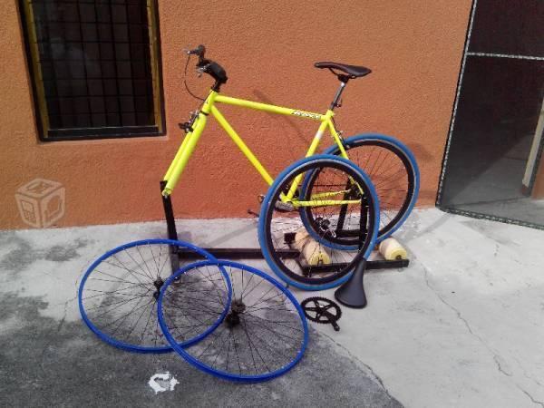 Bicicleta tipo pista