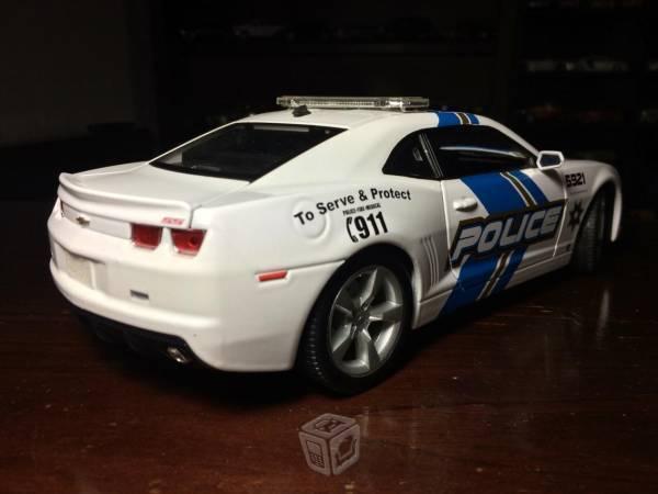 Chevrolet Camaro SS Police Package a escala 1/18