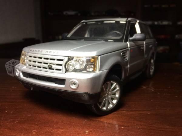 Land Rover Range Rover Sport a escala 1/18