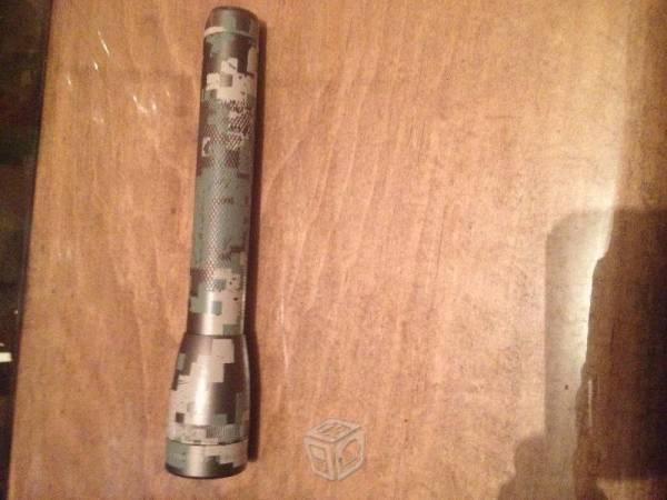 Lampara MINI-MAGLITE ORIGINAL GENIAL CAMUFLAGEADA