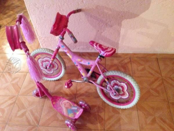 Scooter de 3 ruedas y bicicleta marca Barbie