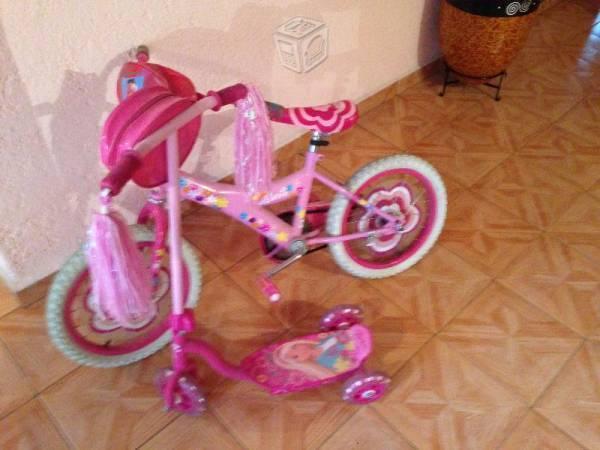 Scooter de 3 ruedas y bicicleta marca Barbie