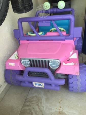 Vendo jeep infantil a buen precio
