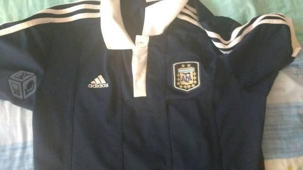 Playera adidas mediana