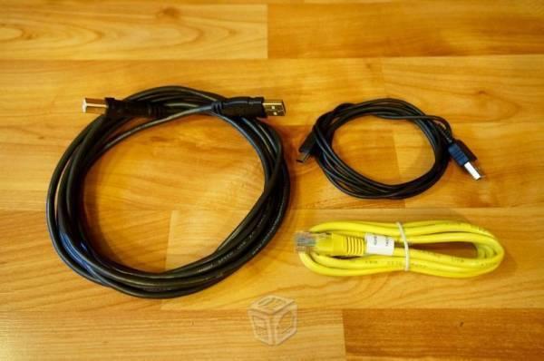 2 Cables USB y 1 Cable Ethernet