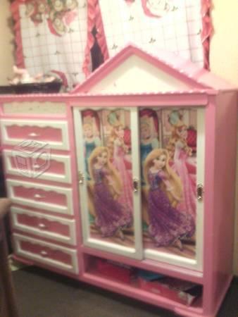 Closet para niña de princesas
