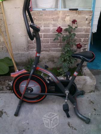 Bicicleta para hacer ejercicio