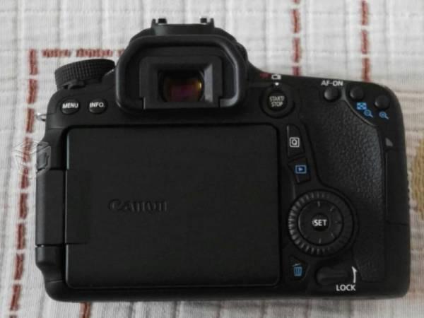 Cámara fotográfica CANON EOS 70D EF-S 18-135mm