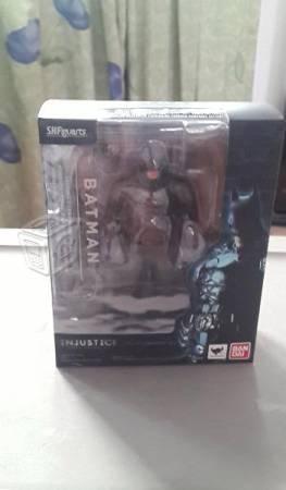 Figura Batman DC SH.Figuarts Cerrada