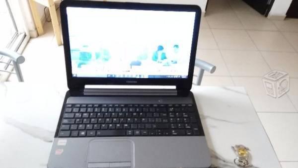 Venta de laptop TOSHIBA usada