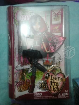 Ever After High CERISE HOOD primera edicion