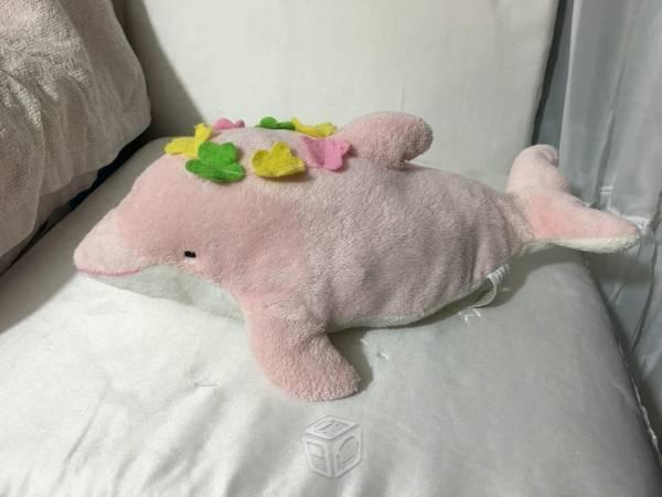Peluche de delfin tierno