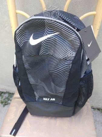 Mochila repelente al agua nike air max nueva