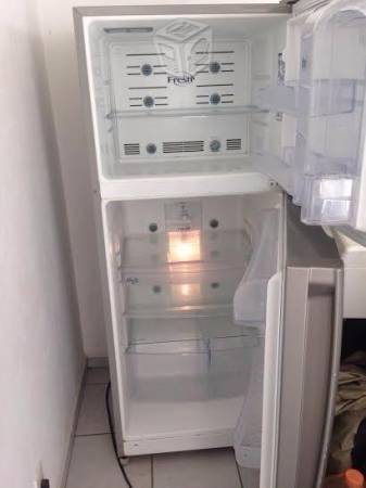 Refrigerador General Electric plateado