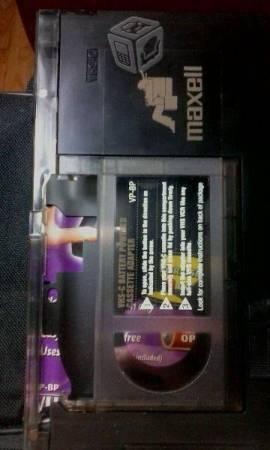 adaptador VHS-C en casete VHS MAXELL