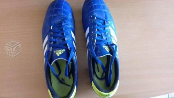 Tachones marca Adidas