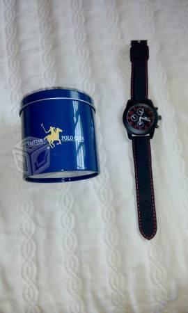 Se vende reloj marca:polo