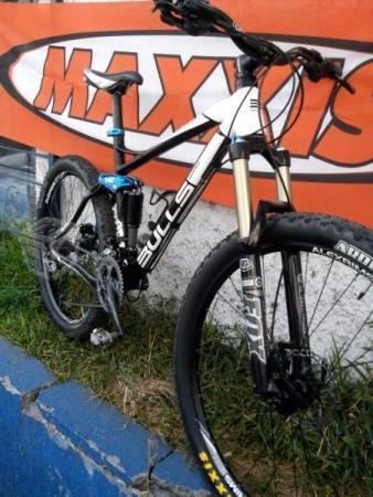 Bicicleta de montaña doble susp rod 27.5