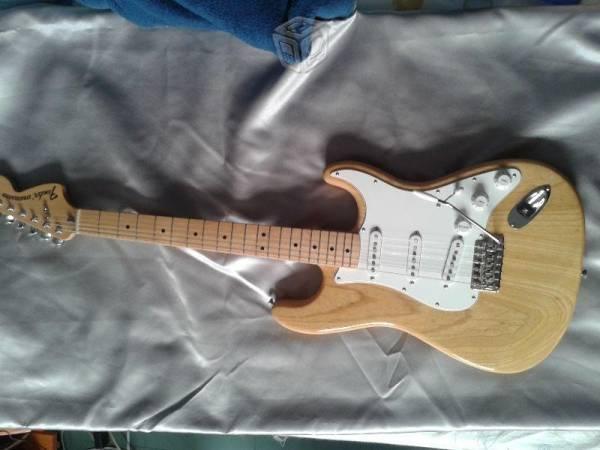 Guitarra fender stratocaster '70's