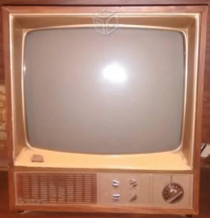 Televisor de coleccion clásico