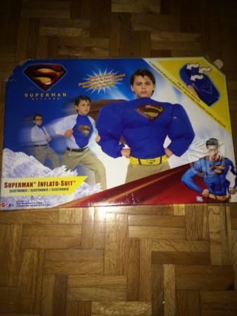 Traje de Superman inflarle con ventilador