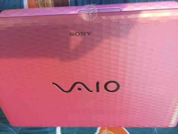 Laptop Sony Vaio color rosa