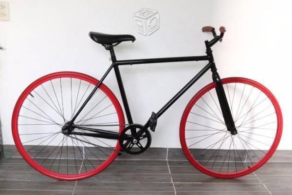 Bicicleta fixie 700