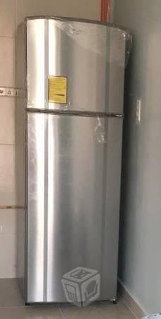 Refrigerador whirpool 9 pies Nuevo