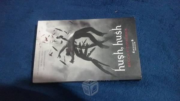 Hush hush (primer libro)