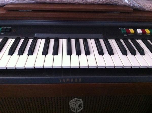 Organo Yamaha Cn 70
