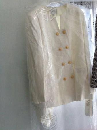 Saco y falda color blanco para dama made in egipto