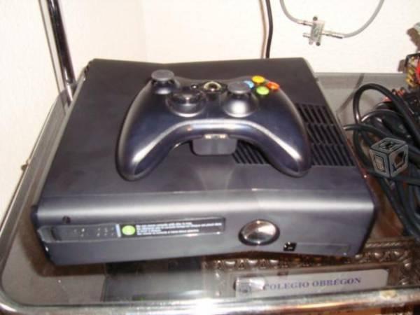 Xbox 360 slim de 4gb control seminuevo